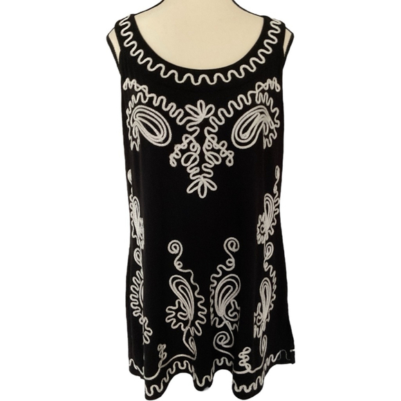 Once Again Black & White Embroidery appliqué tunic Tank Top 1X - Picture 2 of 10